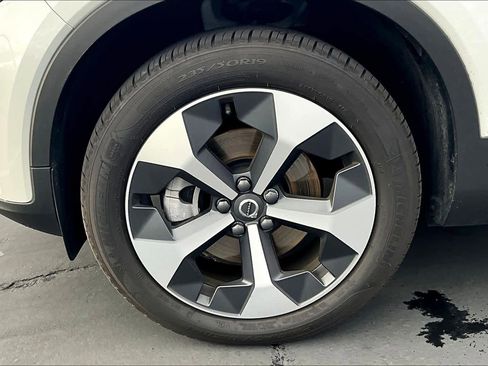 Used 2025 Volvo XC40 B5 Core w/ Protection Package Premier image 12