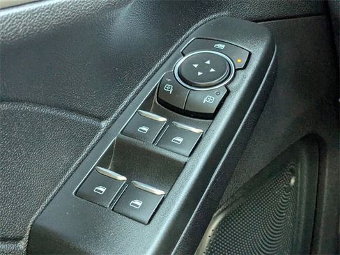 Used 2021 Ford Escape SE image 21