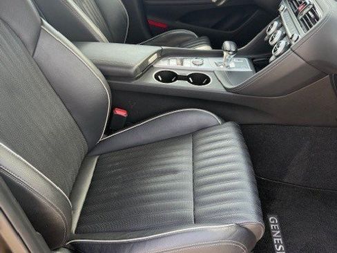 Used 2020 Genesis G70 2.0T w/ Elite Package image 3