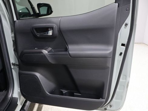 Certified 2022 Toyota Tacoma TRD Sport image 21