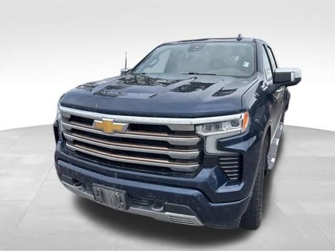 Used 2022 Chevrolet Silverado 1500 High Country w/ Z71 Off-Road Package AWD/4WD image 2