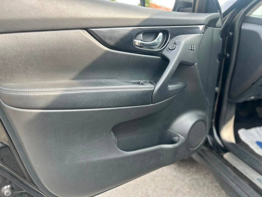 Used 2019 Nissan Rogue SL w/ Premium Package AWD/4WD image 10