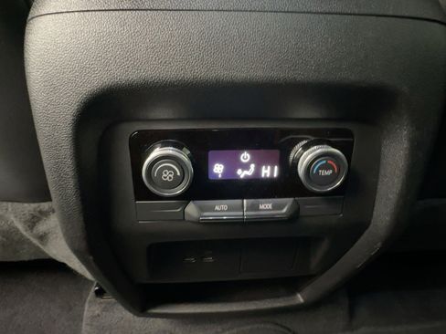 Certified 2025 Buick Enclave Preferred image 32