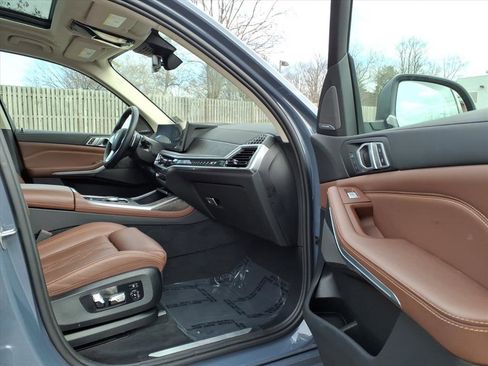 Used 2023 BMW X7 xDrive40i w/ Premium Package image 12