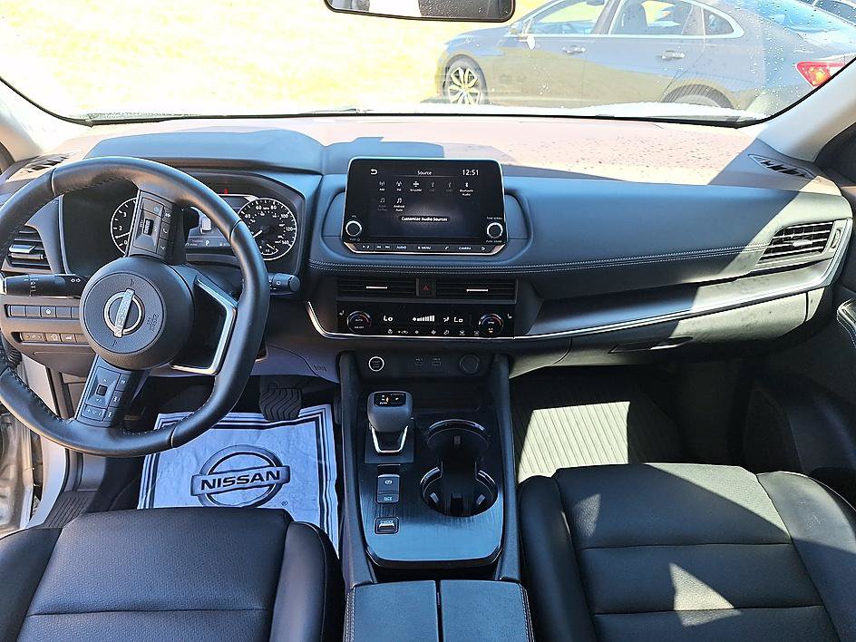 Certified 2023 Nissan Rogue SV w/ SV Premium B Package FWD image 19