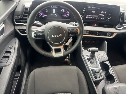 Used 2025 Kia Sportage LX FWD image 14