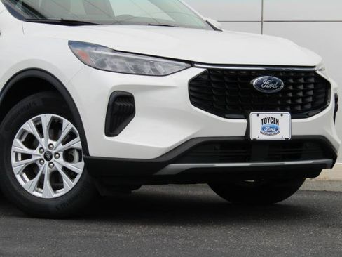 Used 2023 Ford Escape Active w/ Tech Pack #2 AWD/4WD image 4