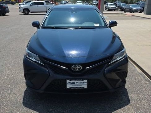 Used 2019 Toyota Camry SE FWD image 8
