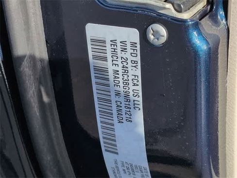 Used 2022 Chrysler Pacifica Touring-L image 38