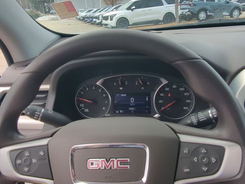 Used 2022 GMC Acadia SLE w/ Driver Convenience Package image 14