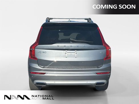 Used 2017 Volvo XC90 T5 Momentum w/ Vision Package image 4