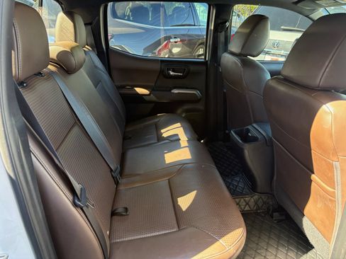 Used 2019 Toyota Tacoma Limited AWD/4WD image 22
