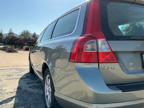 Used 2008 Volvo V70 FWD image 14