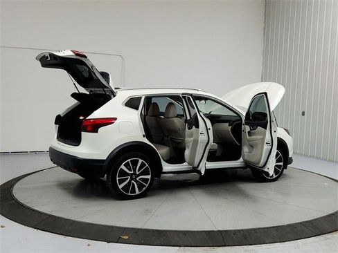 Used 2018 Nissan Rogue Sport SL image 15