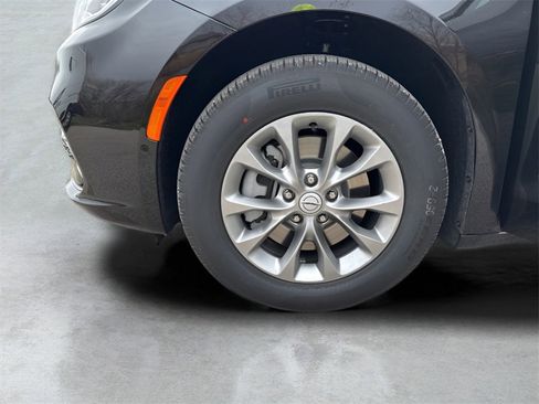 New 2026 Chrysler Pacifica Select image 37