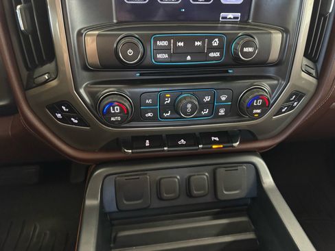 Used 2016 Chevrolet Silverado 1500 High Country AWD/4WD image 25
