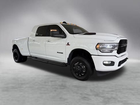 Used 2024 RAM 3500 Laramie w/ Night Edition AWD/4WD image 2