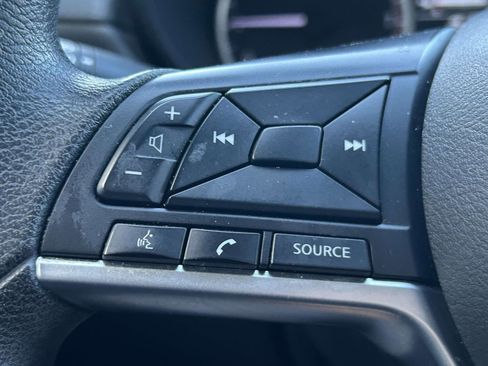 Used 2021 Nissan Versa S image 20