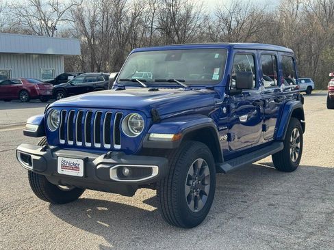 Used 2019 Jeep Wrangler Unlimited Sahara w/ Advanced Safety Group AWD/4WD image 8