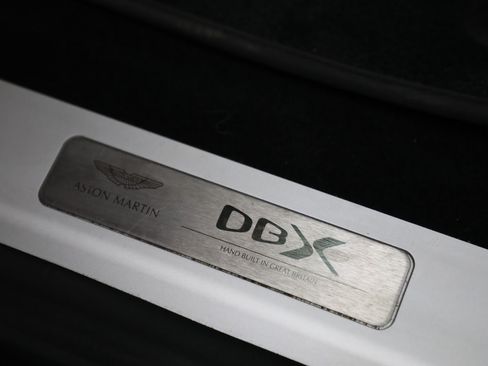 Used 2021 Aston Martin DBX AWD/4WD image 22