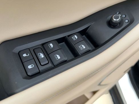 Used 2021 Jeep Grand Cherokee L Limited w/ Luxury Tech Group II image 22