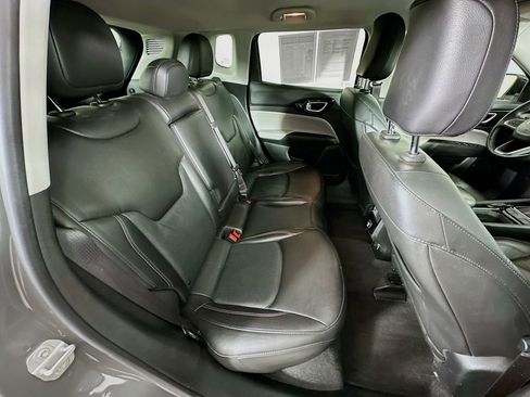 Used 2022 Jeep Compass Limited image 34