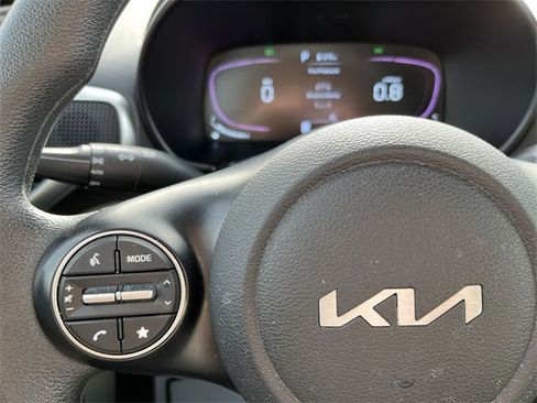 Used 2023 Kia Soul LX w/ LX Technology Package image 25