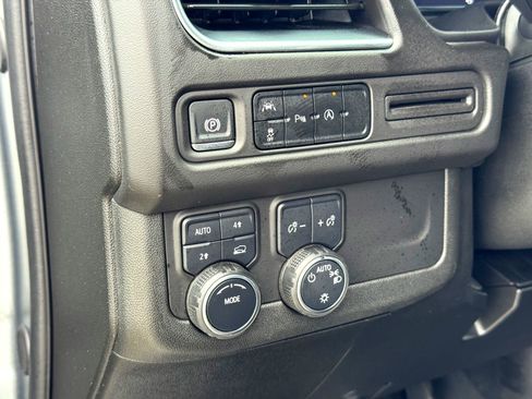 Used 2024 Chevrolet Suburban LT image 14