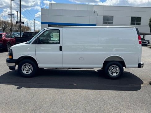 New 2026 Chevrolet Express 2500 w/ Driver Convenience Package image 4