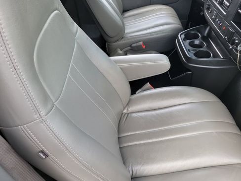 Used 2016 GMC Savana 3500 LS image 15