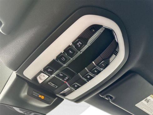 Certified 2025 Porsche Macan GTS AWD/4WD image 25