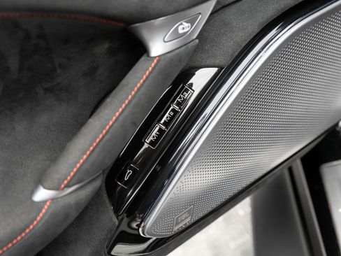 Used 2025 Ferrari Roma Spider RWD image 43