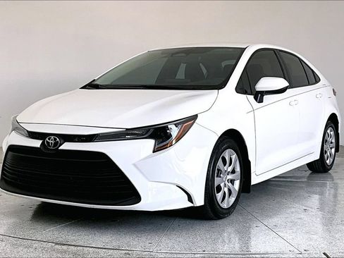 Used 2026 Toyota Corolla LE FWD image 14