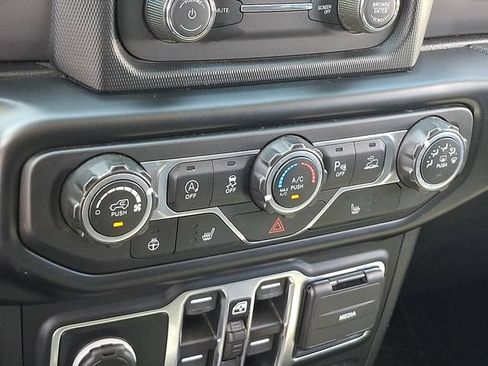 Used 2021 Jeep Gladiator Sport AWD/4WD image 15