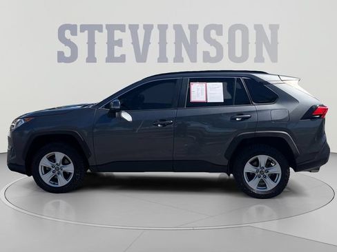 Used 2020 Toyota RAV4 XLE AWD/4WD image 2