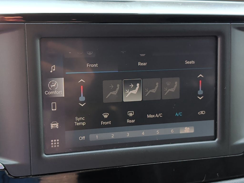 Used 2023 Chrysler Voyager LX FWD image 21
