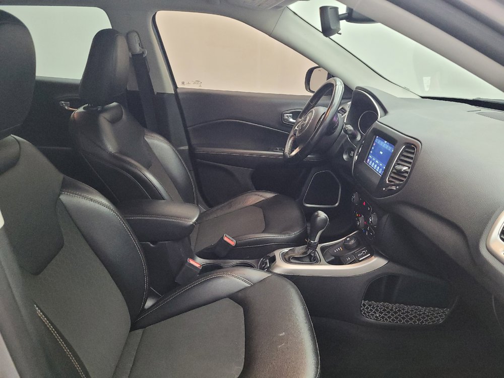 Used 2020 Jeep Compass Latitude w/ Cold Weather Group AWD/4WD image 21