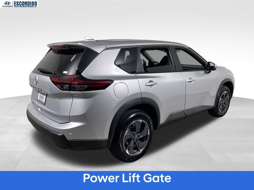 Used 2025 Nissan Rogue SV FWD image 5