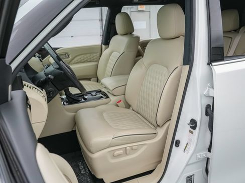 Used 2024 INFINITI QX80 Sensory w/ Cargo Package AWD/4WD image 11