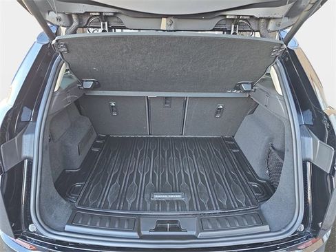 Used 2025 Land Rover Range Rover Evoque S image 12