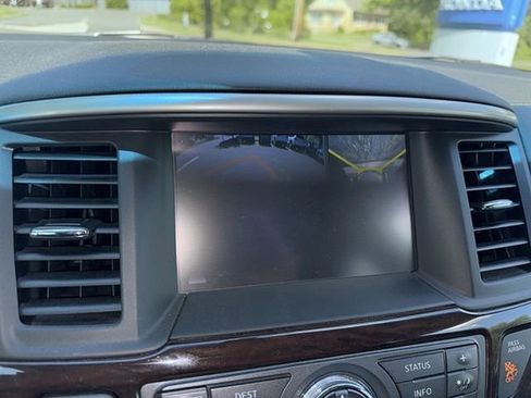 Used 2016 Nissan Pathfinder Platinum AWD/4WD image 10