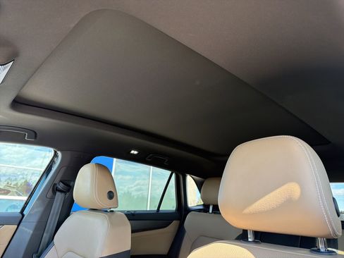 Used 2025 Volkswagen Atlas Cross Sport SE image 16