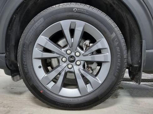 Used 2026 Ford Explorer Active w/ Active Comfort Package AWD/4WD image 6