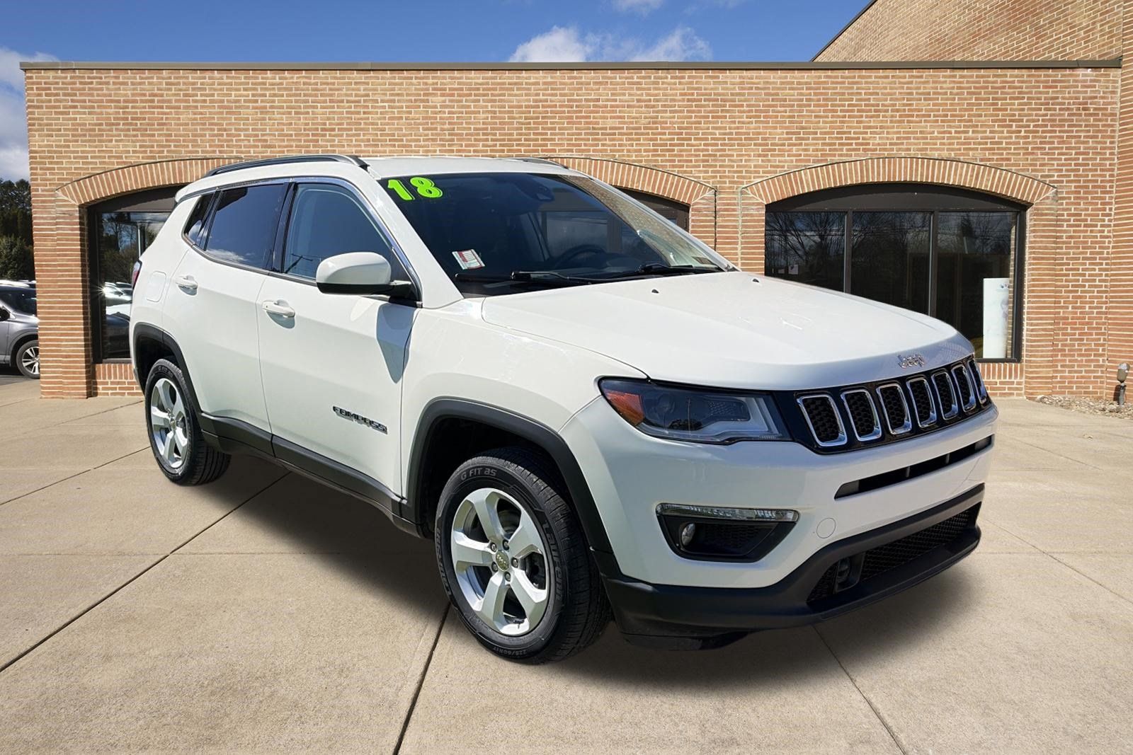 Used 2018 Jeep Compass Latitude w/ Popular Equipment Group AWD/4WD image 1
