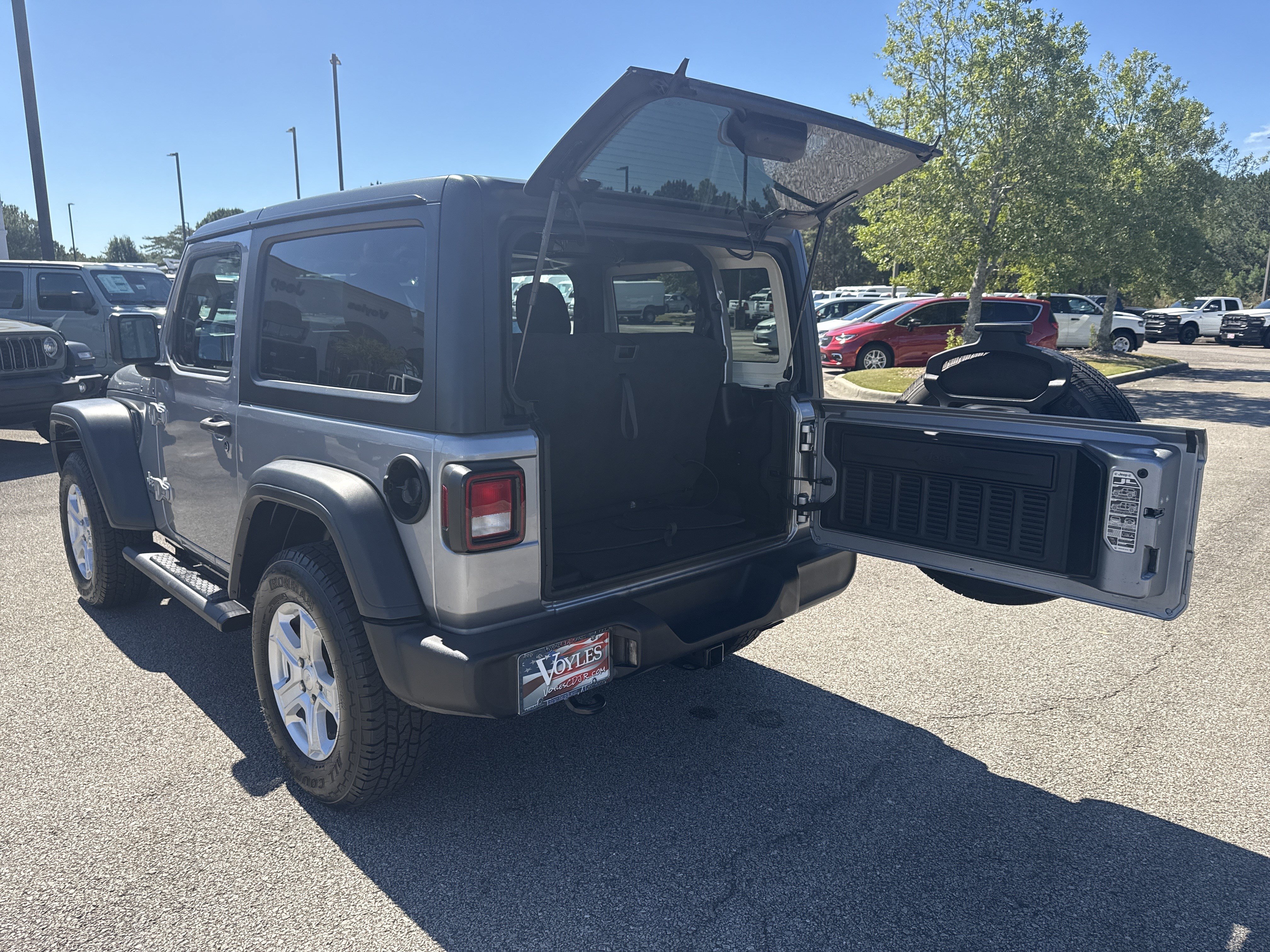 Used 2020 Jeep Wrangler Sport AWD/4WD image 16