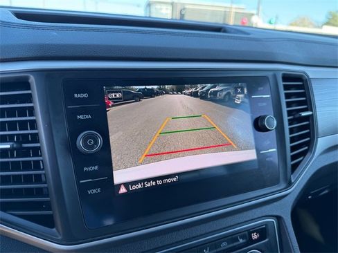 Used 2021 Volkswagen Atlas Cross Sport SE image 13