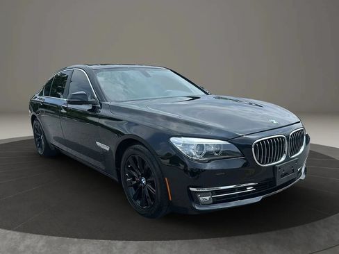 Used 2014 BMW 740i RWD image 3
