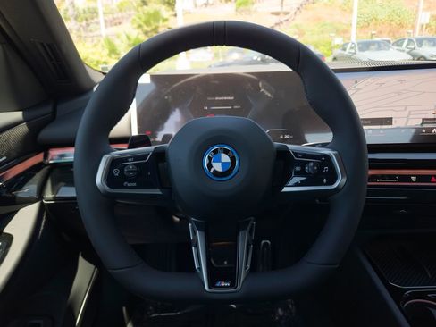 New 2026 BMW i5 eDrive40 image 14