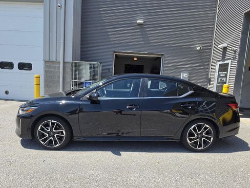 Used 2025 Nissan Sentra SR FWD image 6