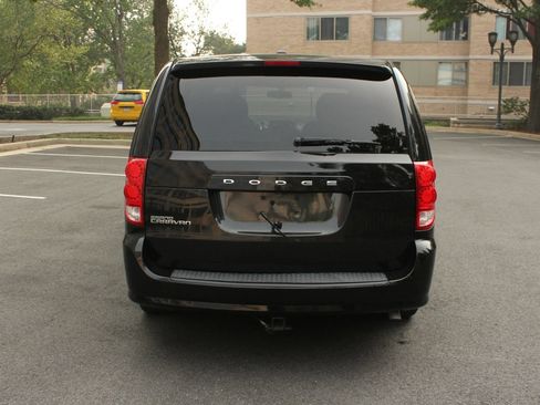 Used 2015 Dodge Grand Caravan SXT w/ Blacktop Package FWD image 8